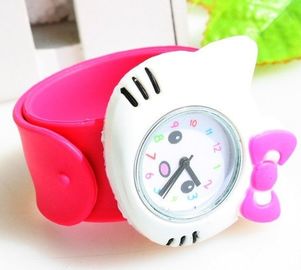 Signora di cristallo Hello Kitty/schiaffo della cinghia classica del silicone/orologio alla moda di polsino silicone dei regali