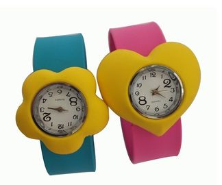 Orologio sveglio di schiaffo dei bambini del silicone con l'orologio animale di polsino del silicone di progettazione