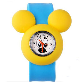 Orologio a scatto di gomma di polsino del silicone di schiaffo dei bambini di MICKEY della ragazza sveglia del ragazzo