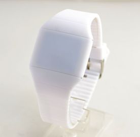 Silicone blu/bianco di modo ha condotto la cinghia 100% del silicone dell'orologio per i ragazzi e le ragazze