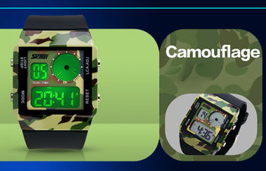 Tempo doppio dell'orologio analogico digitale unisex di doppio tempo con 5 lampadine di colori