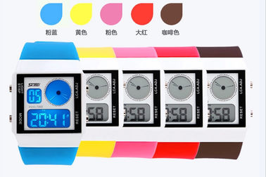 Cinturino di plastica di orologio di Mutifunction Digital di due sport della fascia oraria con 5 lampadine di colori