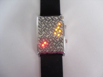 La morbidezza ha personalizzato Anti-sporco impermeabile dell'orologio di polsino del silicone del LED
