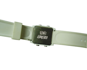 Orologio impermeabile della cifra del carillon orario atomico nero LED dell'orologio