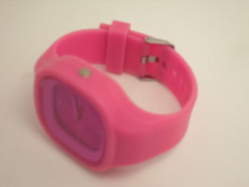 Nuovo brillantemente orologio comodo alla moda della gelatina del silicone del quarzo