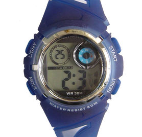 Il contatore Casio del battito fa il giro dell'esposizione doppia di tempo dell'orologio di Digital
