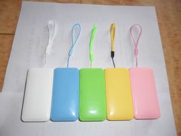 Batteria della Banca di potere del profumo con la cordicella, caricatore della Banca di potere 4400mah