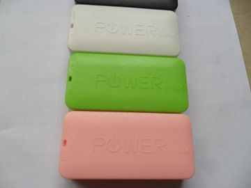 Batteria della Banca di potere del profumo con la cordicella, caricatore della Banca di potere 4400mah