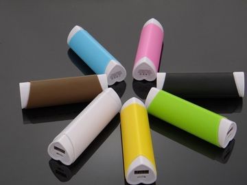 La Banca portatile di potere di USB del rossetto di forma del cuore per Iphone/IPod, variopinta