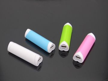 La Banca portatile di potere di USB del rossetto di forma del cuore per Iphone/IPod, variopinta
