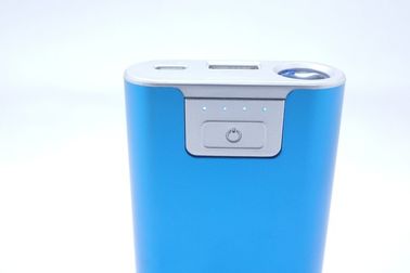La Banca portatile 6600mAh di potere di USB del metallo della macchina fotografica digitale con la torcia del LED