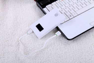 la banca portatile di potere 5000mAh per i dispositivi mobili con l'esposizione 5V 2.1A dell'affissione a cristalli liquidi ha prodotto la CC