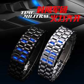 Orologio principale blu del braccialetto del nastro metallico dell'orologio del samurai su ordinazione del ferro per gli uomini