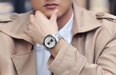 Orologio del quarzo con il cronografo
