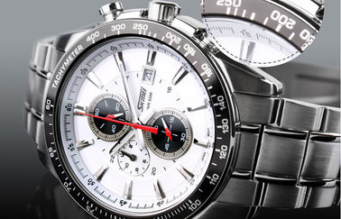 Orologio del quarzo con il cronografo