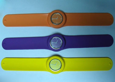 Braccialetto faccia gialla Slap bracciale Silicone grande orologi per bambini con personalizzata Logo