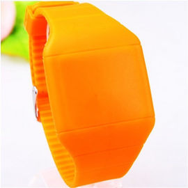 Peso leggero variopinto dell'orologio del touch screen LED del silicone degli sport degli uomini su ordinazione