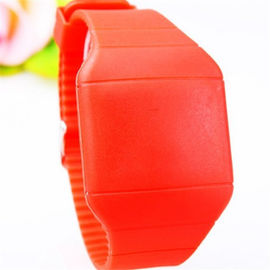 Peso leggero variopinto dell'orologio del touch screen LED del silicone degli sport degli uomini su ordinazione