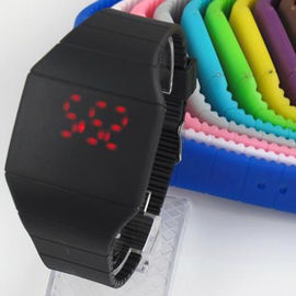 Touch screen di Digital LED di polsino del silicone degli sport donne/degli uomini gialli