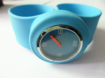 Peso leggero elastico blu dell'orologio di polsino del silicone con i chip di Digital